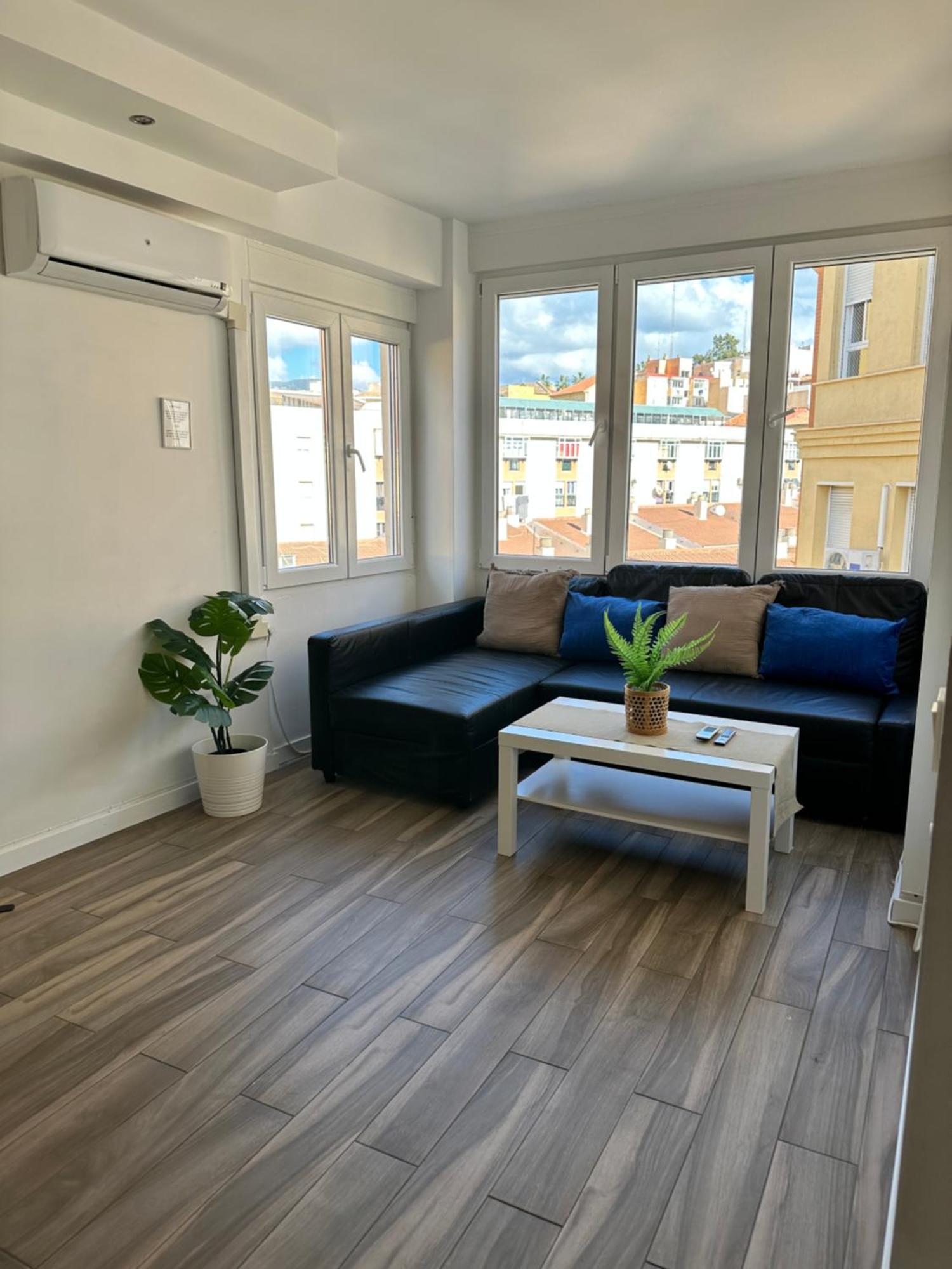 Apartament Alderete Deluxe - 3 *